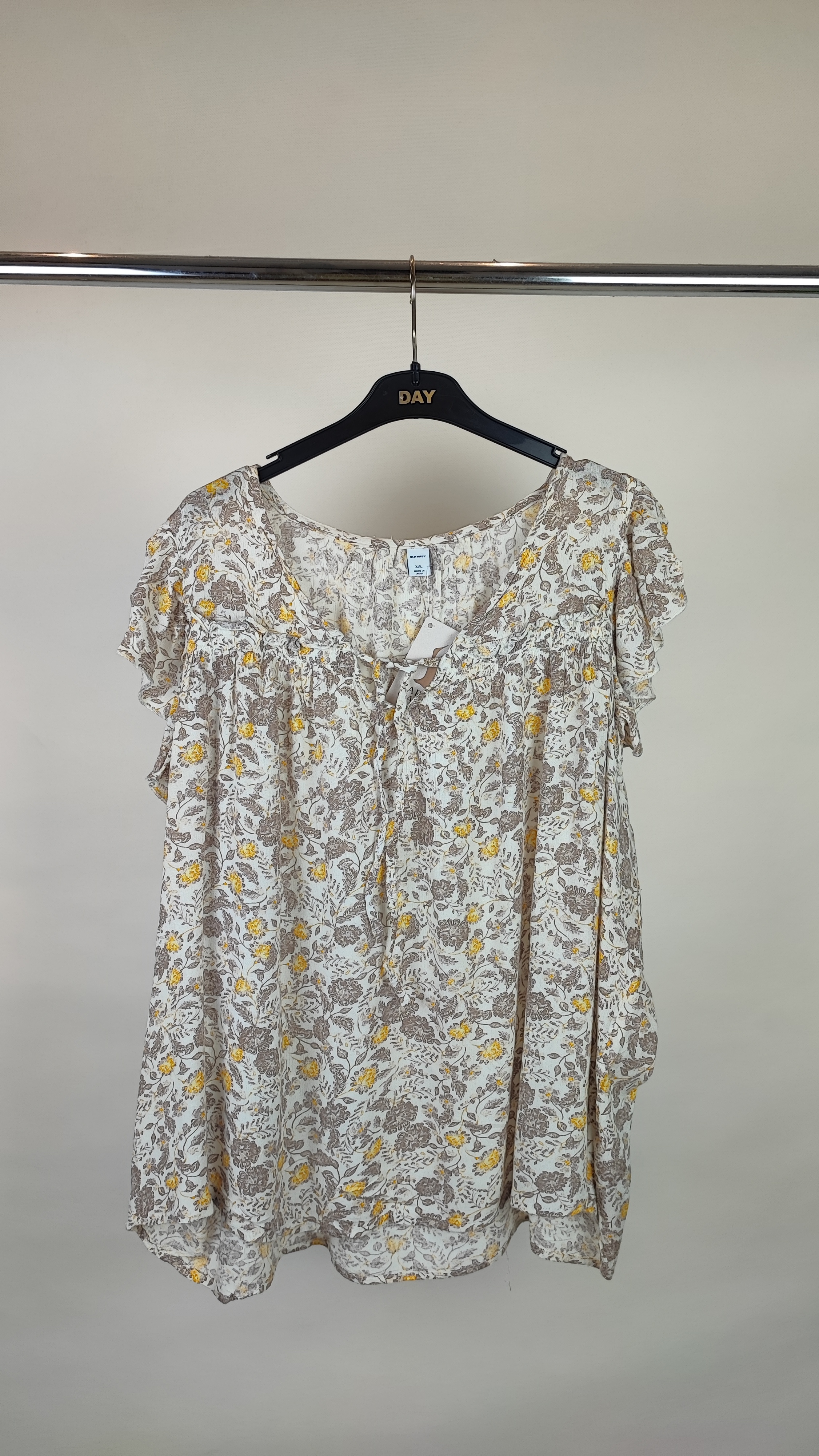 شومیز زنانه سایزبزرگ استوک وارداتی برند اولد نیوی Old Navy رنگ سفید گلدار خردلی طوسی جنس نخی ویسکوز آستین کلوش کد 2680 زرماه گالری