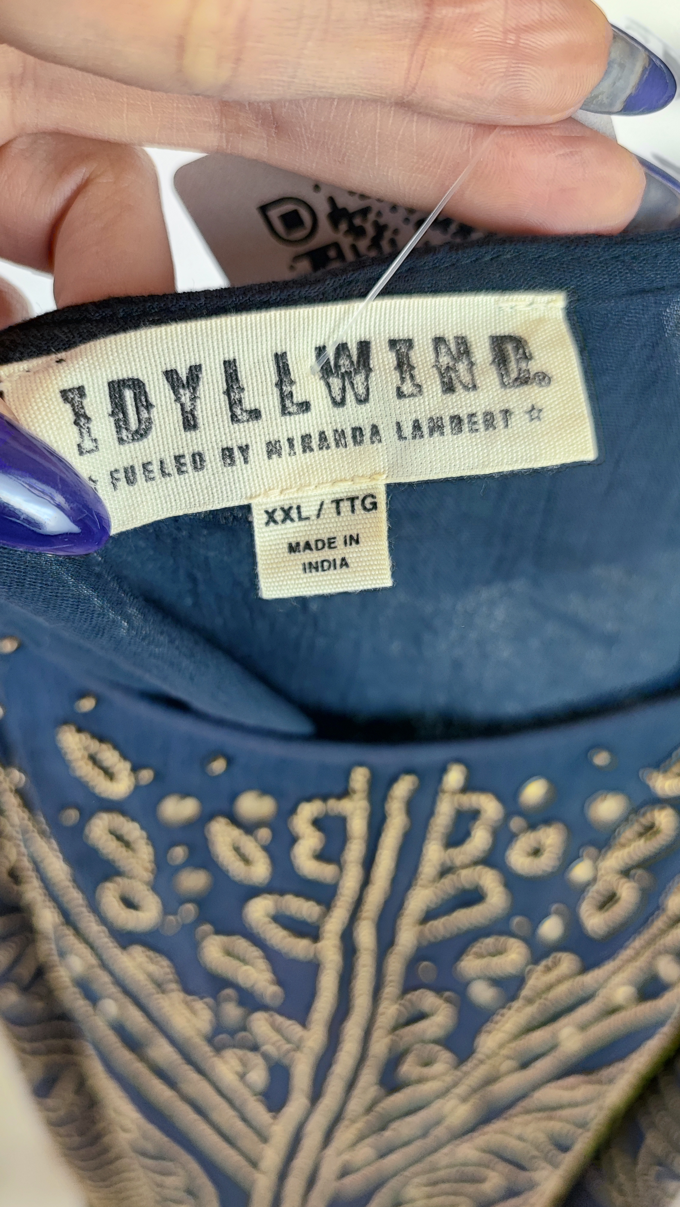 تاپ مجلسی زنانه سایز بزرگ برند Idyllwind کد ۲۶۸۵ با طرحهای نگیندار و مروارید دوزی شده مناسب استایل مهمانی