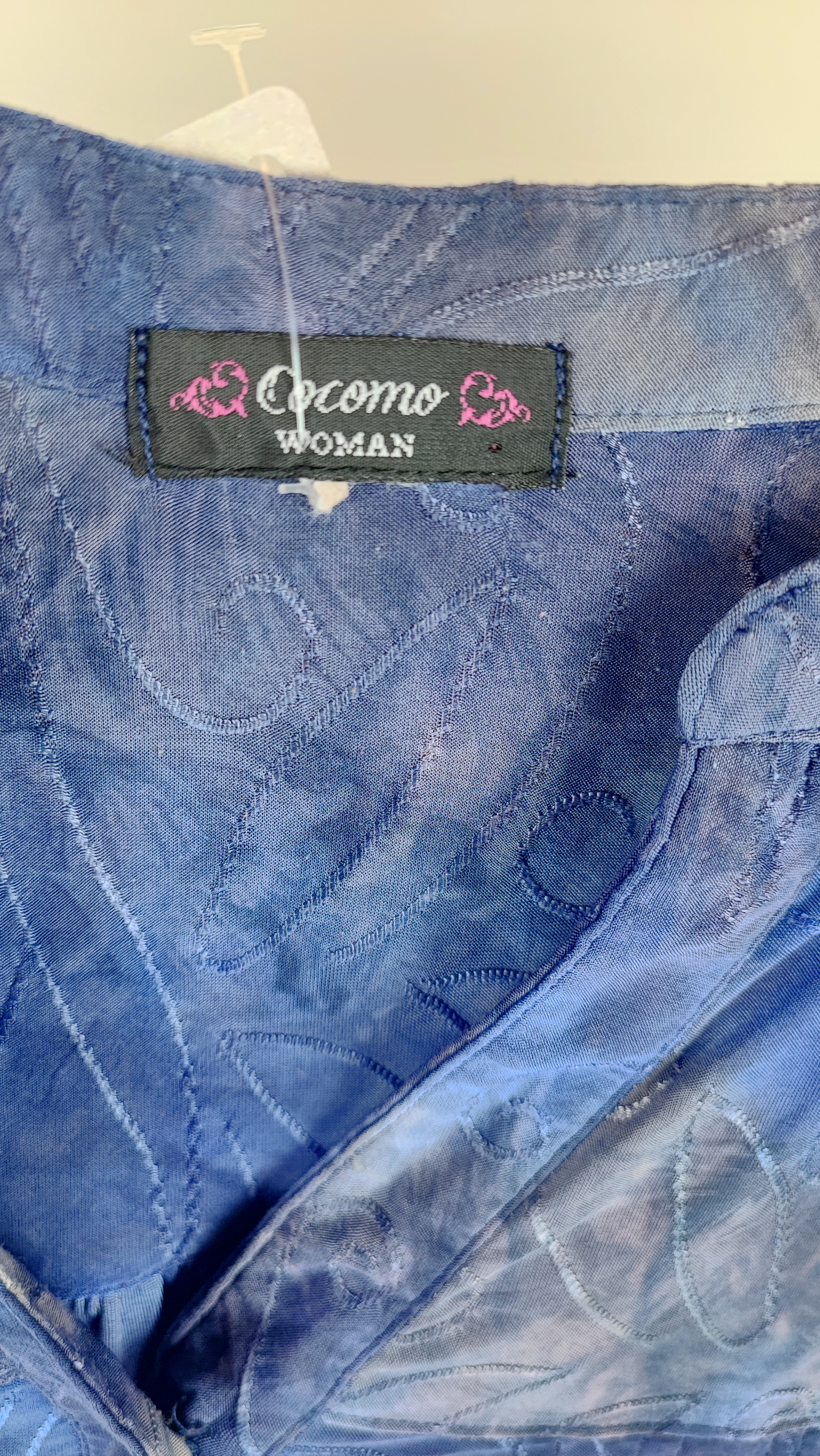 شومیز زنانه سایز بزرگ برند Cocomo با طرح ابر و بادی آبی، یقه دکمهدار، مناسب استایل کژوال و روزمره