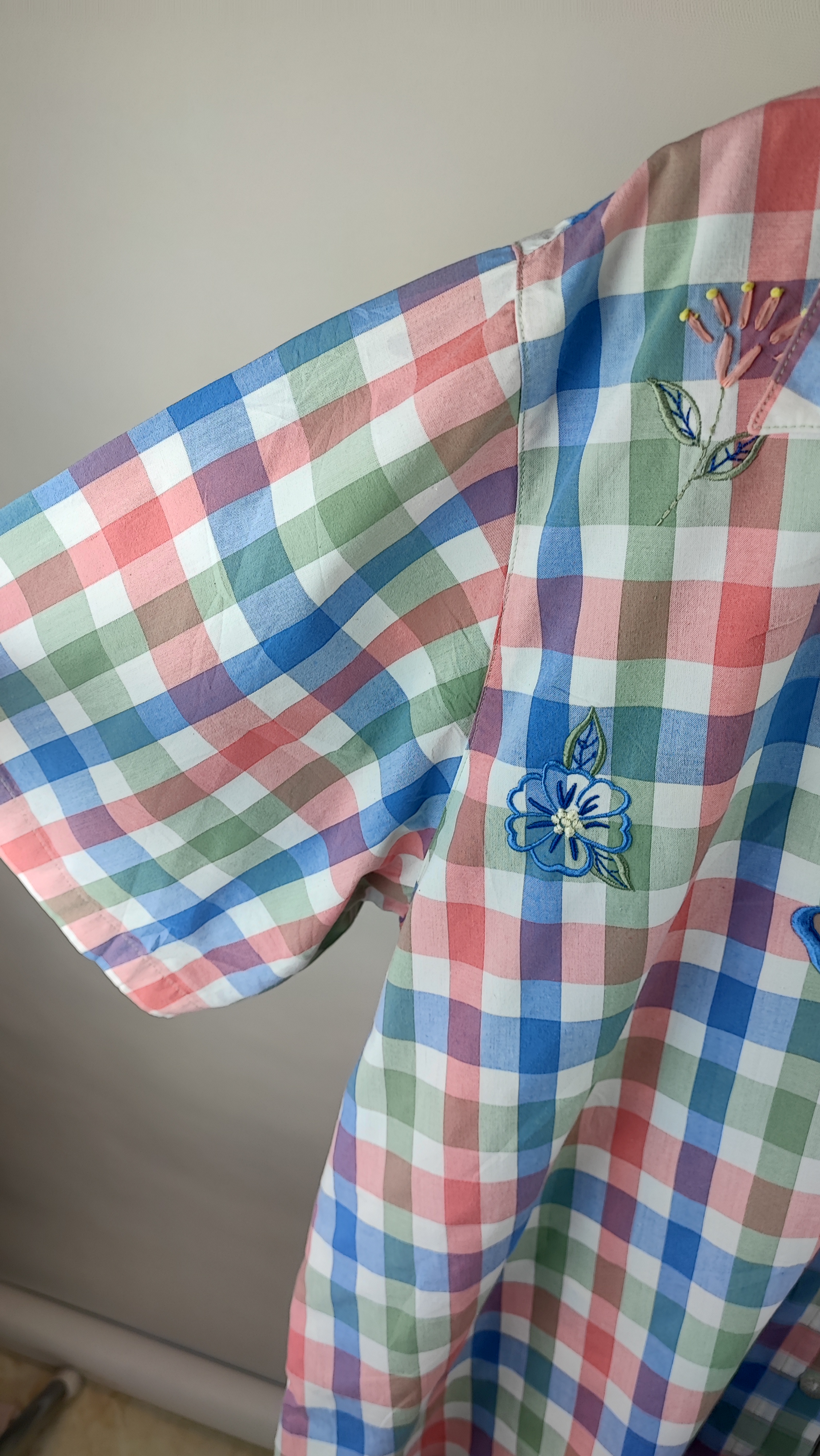 شومیز زنانه سایز بزرگ استوک وارداتی، طرحدار و شیک، مناسب استایل کژوال و راحتی برای خانمهای سایز بزرگ