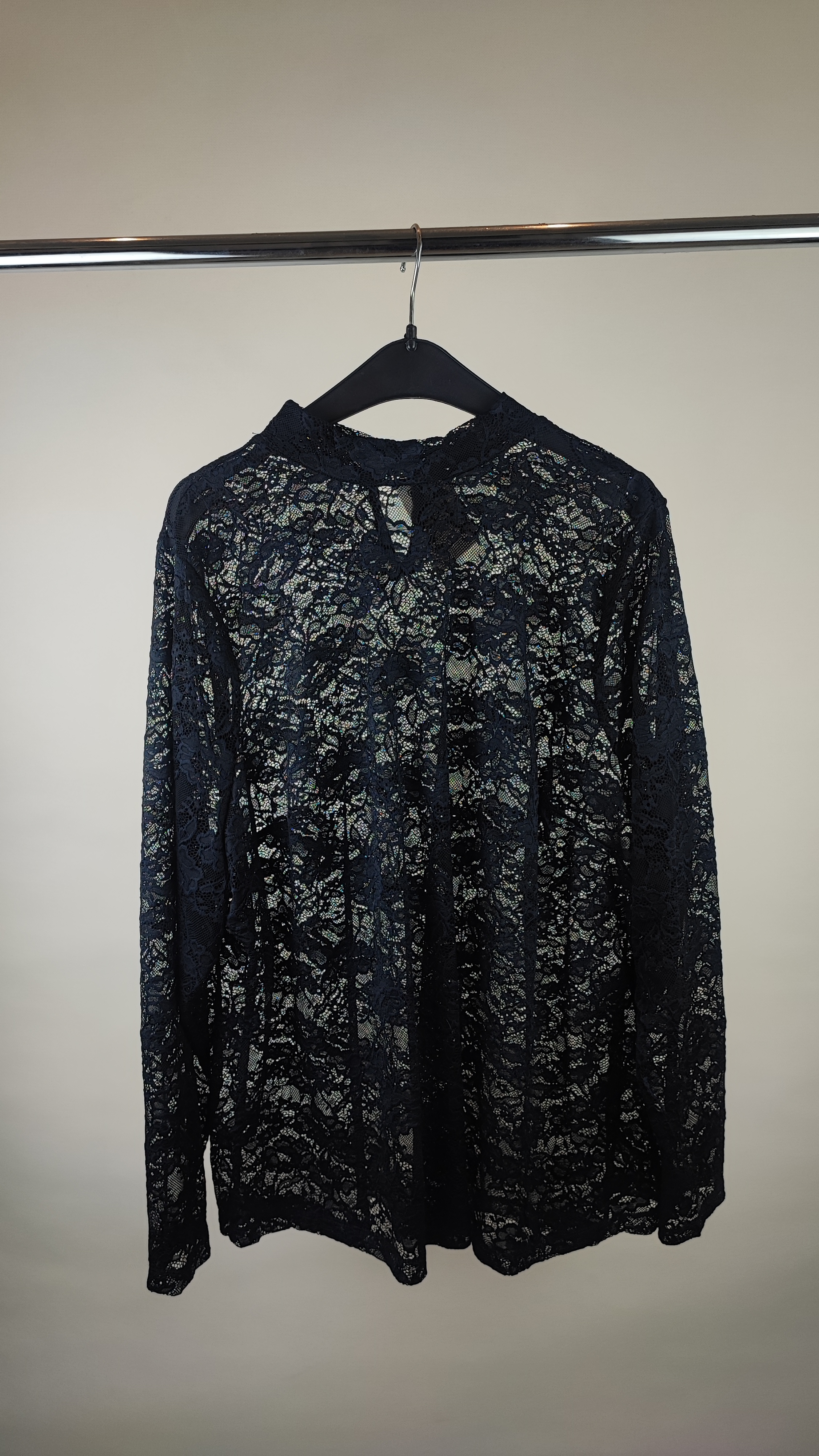 شومیز گیپور زنانه مجلسی برند لین برایانت (Lane Bryant) رنگ مشکی، سایز بزرگ 56.58، استوک وارداتی