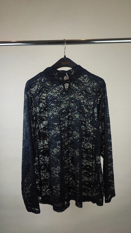 شومیز گیپور زنانه مجلسی برند لین برایانت (Lane Bryant) رنگ مشکی، سایز بزرگ 56.58، استوک وارداتی