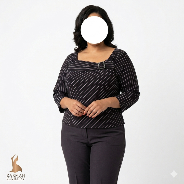 شومیز زنانه سایزبزرگ مجلسی برند Dressbarn با طرح راهراه مورب و تزئین سگکدار، استوک وارداتی درجه A،