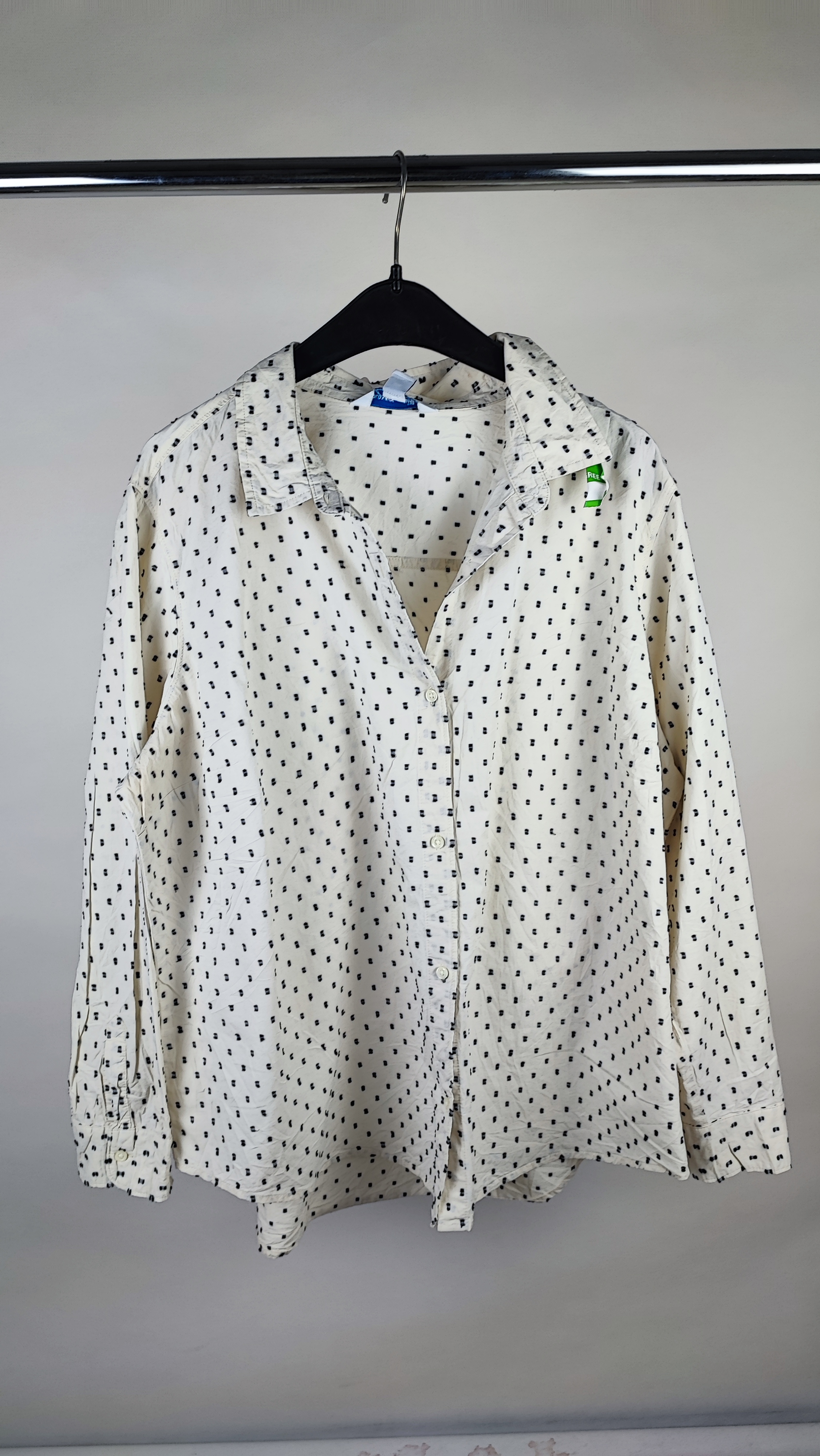 شومیز زنانه سایز بزرگ برند اولد نیوی (Old Navy) با طرح خالدار، جنس ۱۰۰٪ کتان، مناسب استایل کژوال و رسمی