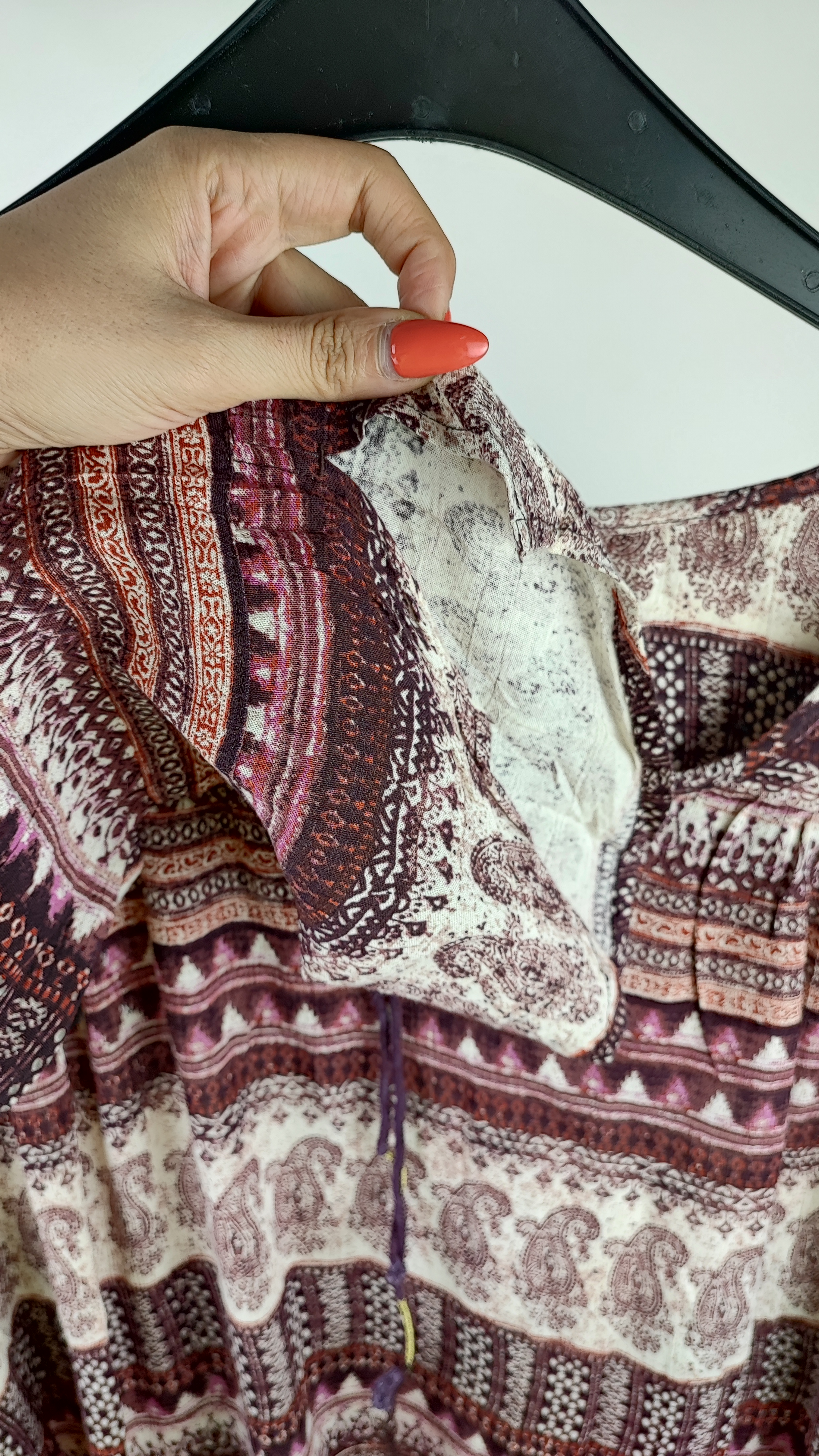 شومیز زنانه وارداتی برند بیلابونگ با طرح سنتی و رنگبندی خاص مناسب استایل مجلسی و کژوال