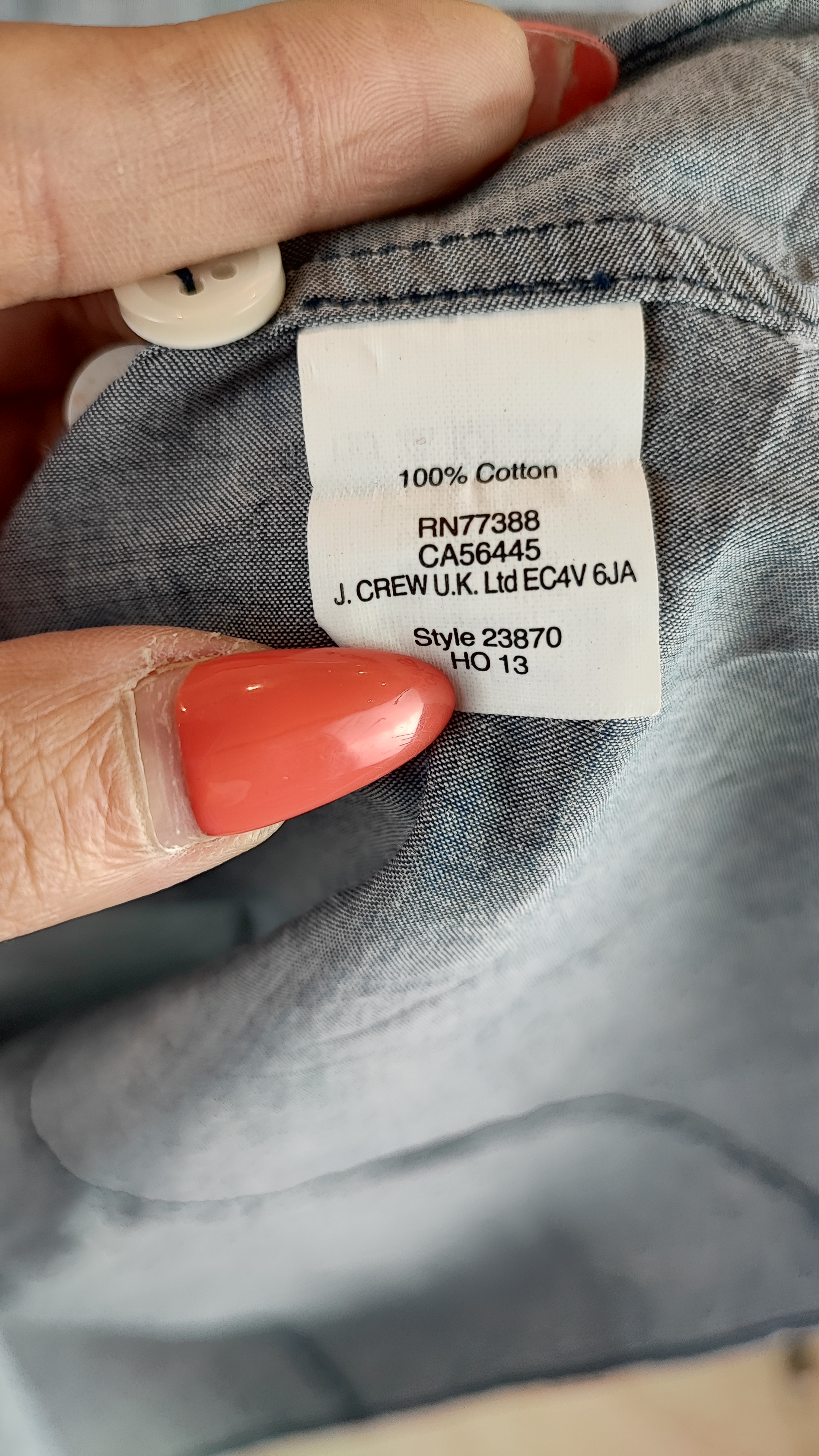 شومیز زنانه استوک وارداتی برند جیکرو (J.Crew) رنگ آبی، سایز ۳۸.۴۰، کیفیت گرید A، مناسب استایل کژوال و رسمی