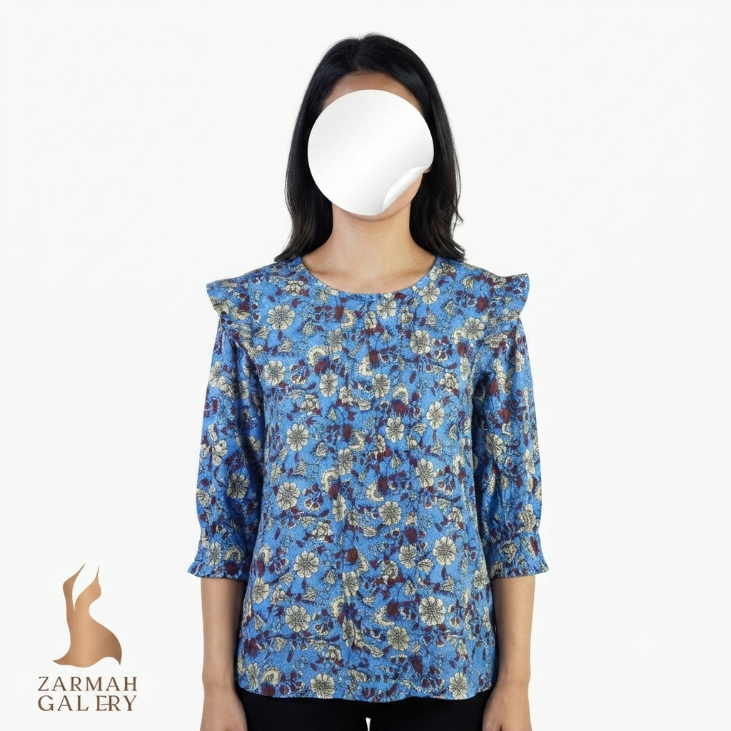 شومیز زنانه استوک برند LOFT، طرح گلدار آبی، سایز ۳۸.۴۰، دارای جزئیات چیندار روی سرشانه و آستینهای کشی، مناسب استایلهای روزمره و بهاره