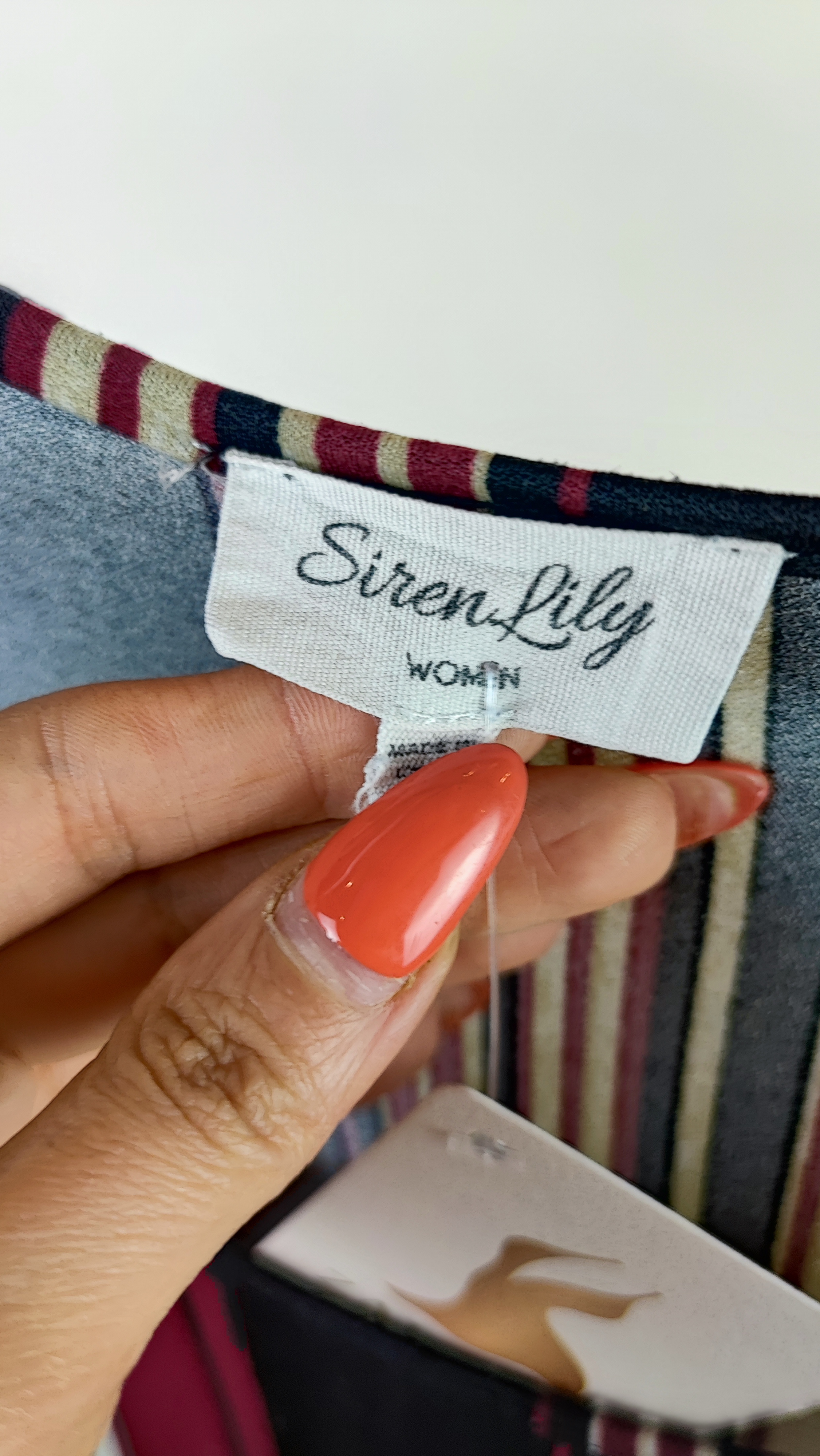 شومیز زنانه سایز بزرگ برند Siren Lily کد ۳۳۲۲ طرح راهراه رنگی استوک وارداتی مناسب استایل کژوال