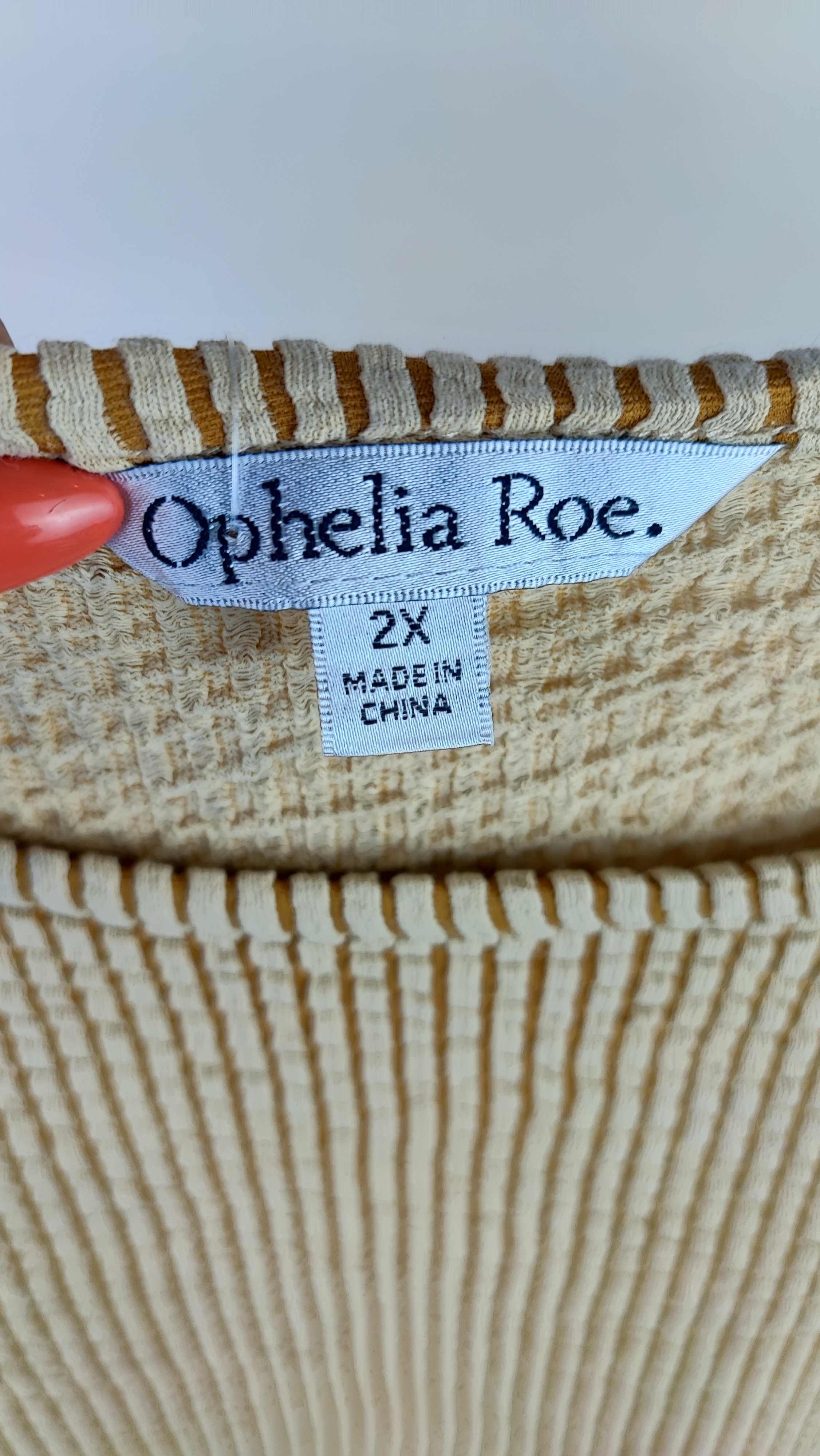 شومیز زنانه سایز بزرگ برند Ophelia Roe کد ۳۳۲۰ رنگ کرم بافتدار استوک وارداتی مناسب استایل کژوال