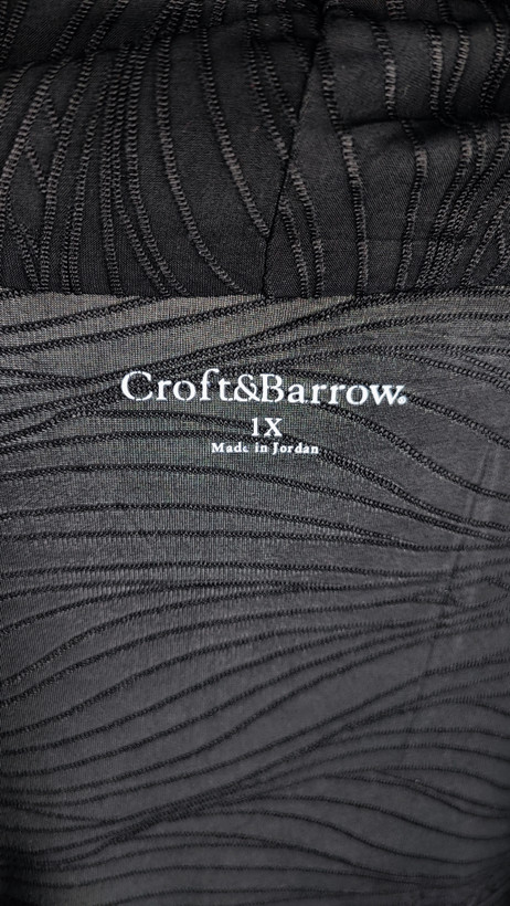 شومیز رویه زنانه مشکی سایز بزرگ برند Croft & Barrow با بافت ظریف، مناسب استایل مجلسی و رسمی