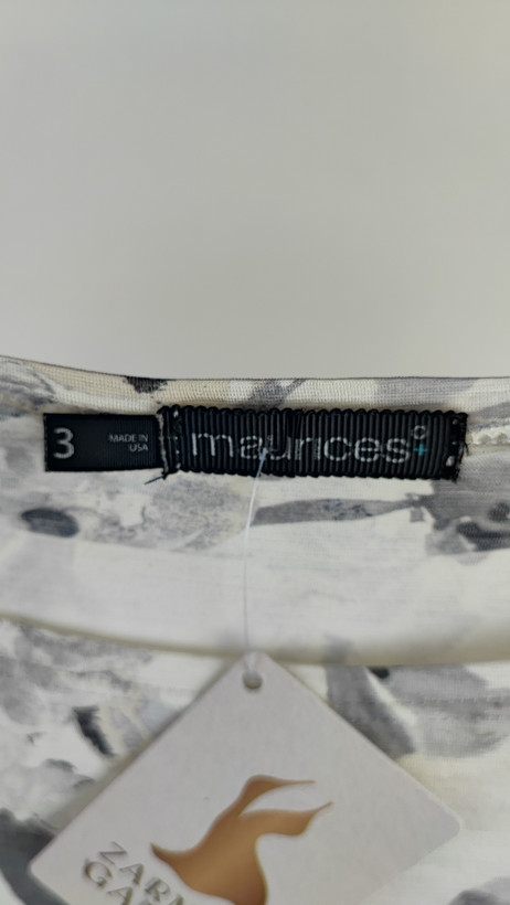 شومیز زنانه سایز بزرگ طرح گلدار برند Maurices رنگ کرم و مشکی مناسب استایل روزمره و راحت