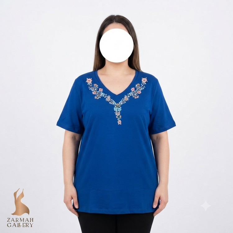 تیشرت زنانه سایز بزرگ برند دوگل با گلدوزی ظریف یقه، جنس خنک و راحت مناسب خانمهای شیکپوش سایز 50 و 52