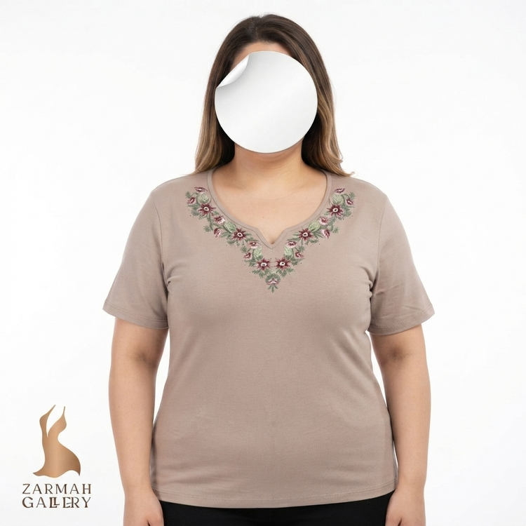 تیشرت زنانه سایز بزرگ برند دوگل با گلدوزی ظریف، جنس خنک و باکیفیت مناسب استایل روزمره و مجلسی سایز بزرگ