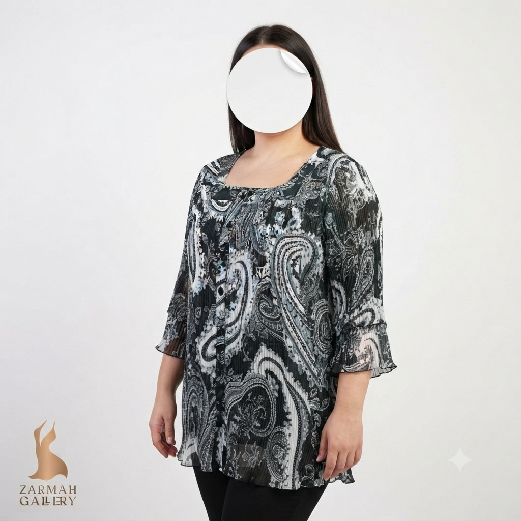 شومیز زنانه سایز بزرگ برند Sere Nade با طرح اسلیمی مشکی و سفید، پارچه پلیسه‌دار، یقه گرد و دکمه‌دار، مناسب استایل مجلسی سایز ۴۸ تا ۵۰