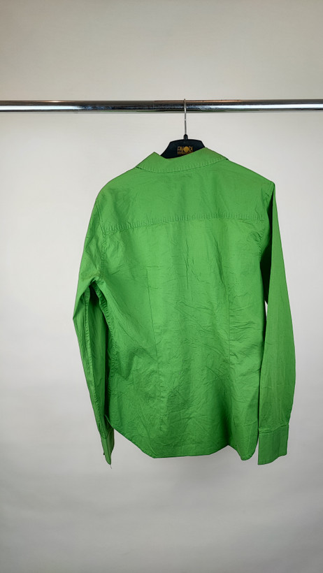شومیز زنانه استوک وارداتی برند د لیمیتد رنگ سبز روشن مدل دکمهدار مناسب استایل رسمی و روزمره در فروشگاه زرماه گالری