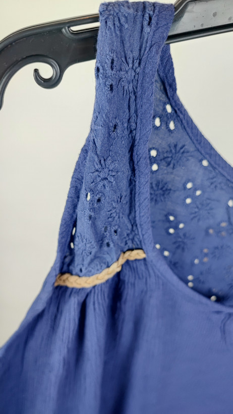 تاپ زنانه سایز بزرگ استوک وارداتی برند اج آف شادو رنگ آبی کاربنی مناسب استایل روزمره و خنک فصل گرما