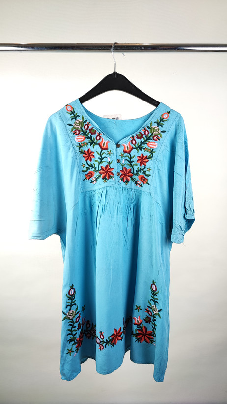 شومیز آبی زنانه استوک وارداتی طرح گلدوزی سنتی سایز بزرگ مناسب استایل تابستانه و روزمره