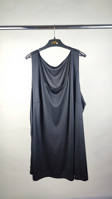 تاپ زنانه سایز بزرگ استوک وارداتی مشکی رنگ کد 2 سایز ۳ایکسال مناسب استایل روزمره و راحت
