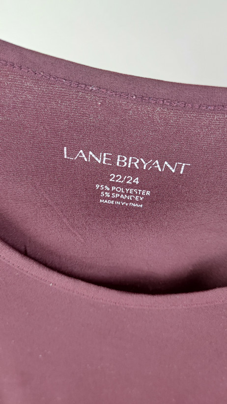 بلوز مجلسی و آزاد زنانه سایز بزرگ استوک اروپایی برند لین برایانت (Lane Bryant) آستینبلند سرشانه باز رنگ بادمجانی سایز ۵۶-۵۸