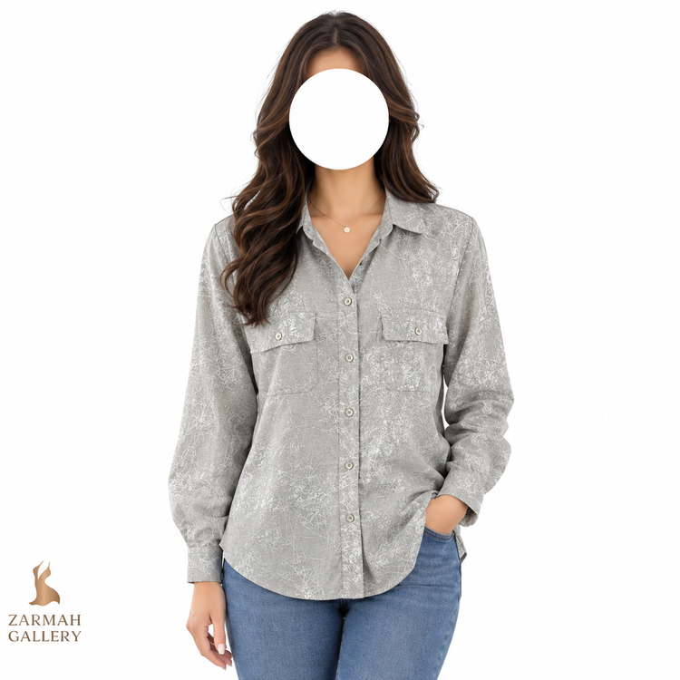 شومیز طرحدار زنانه برند کالوین کلین رنگ طوسی با دو جیب جلو مناسب استایل اسپرت و روزمره